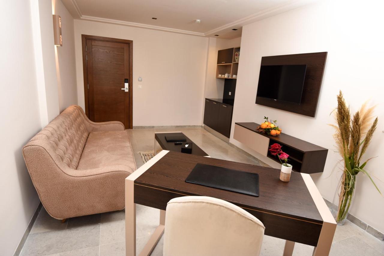 Hotel Lescure Business And Spa Megrine Bagian luar foto