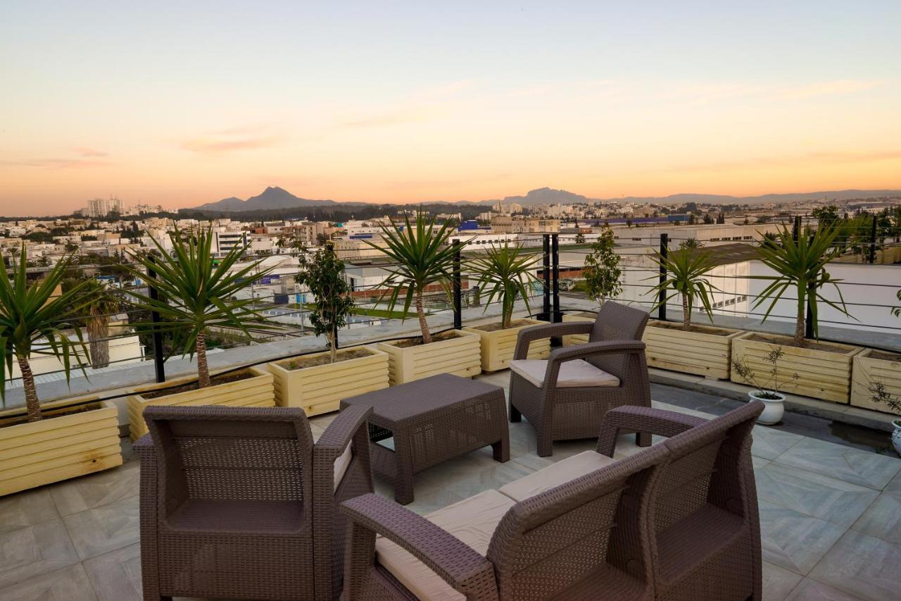 Hotel Lescure Business And Spa Megrine Bagian luar foto